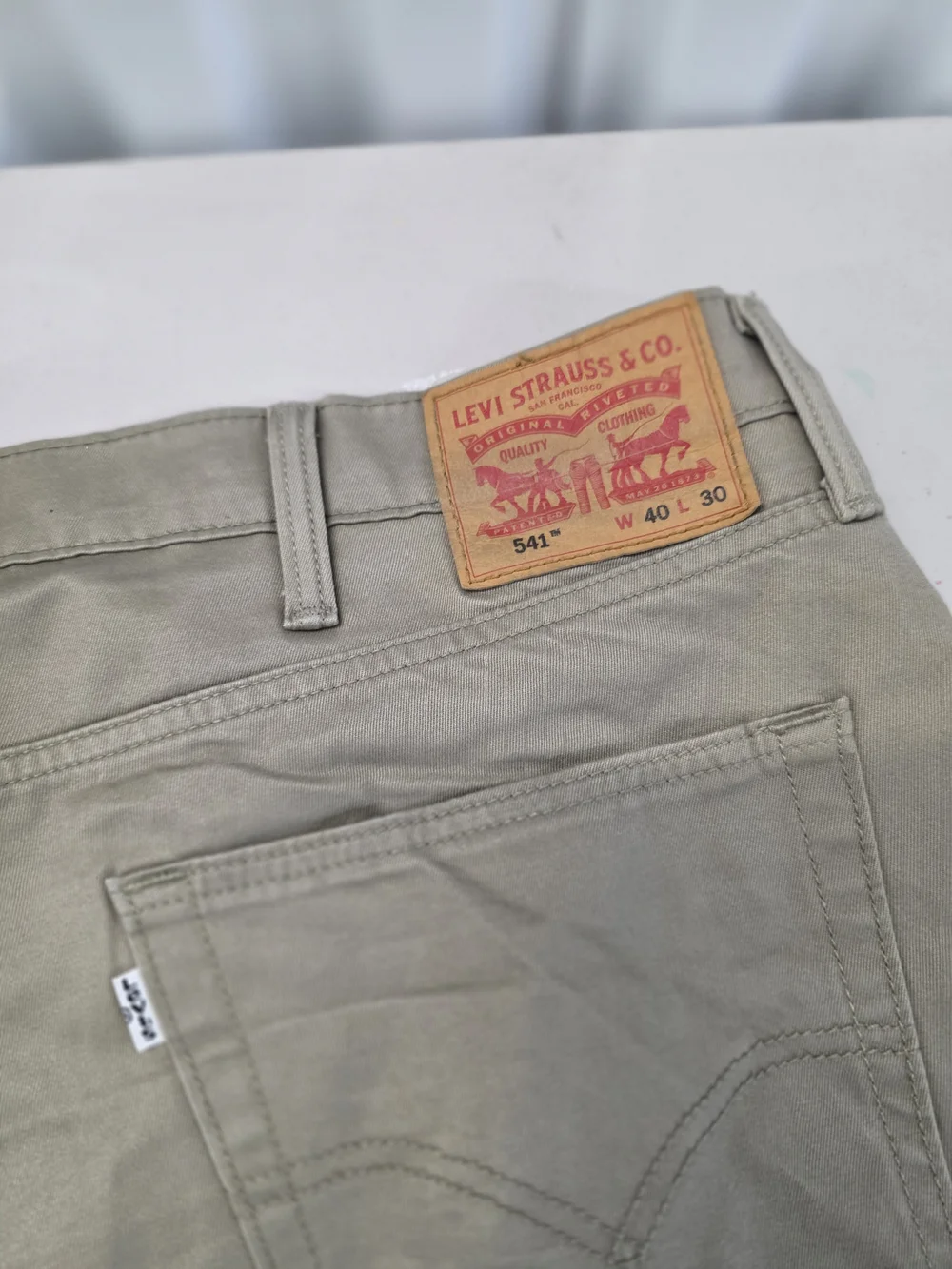 Levi's 541 Beige Pants Men's Size 40x30